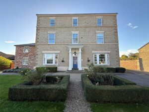 De Mowbray, 180 Front Street, Thirsk, YO7 1JN