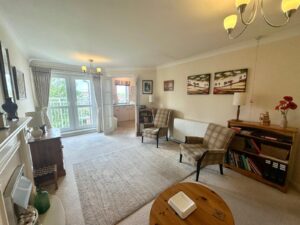One-bedroom well presented retirement flat for over 60s.
